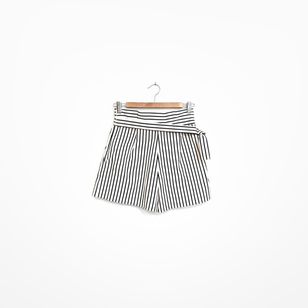 Zara Paperbag Waist Shorts - Picture 3 of 4